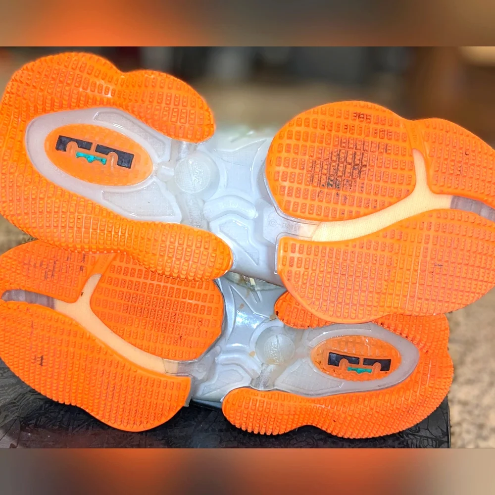 Nike LeBron XIX "Fast Food" Men's Basketball Trainer Sneakers - Picture 14 of 15